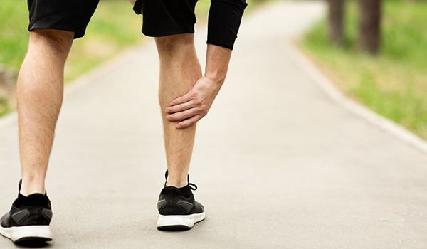 male-runner-is-suffering-from-calf-pain-NF-Podiatry