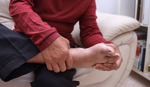 Senior-foot-numb-NF-Podiatry Senior-foot-numb-NF-Podiatry